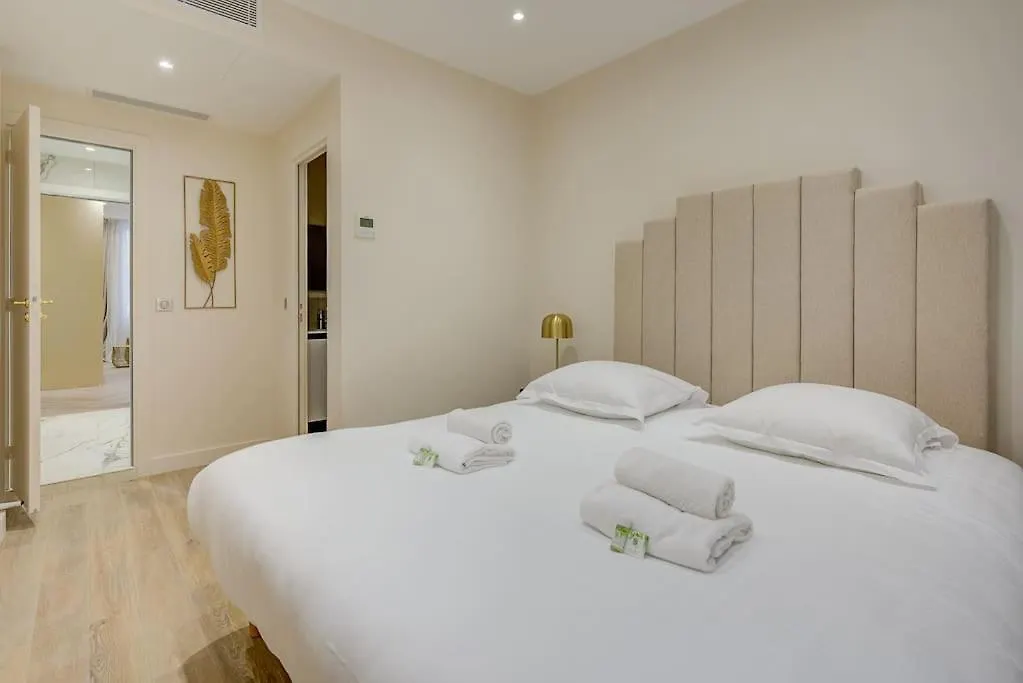 Peaceful Getaway Near Marais - With Ac Apartment *